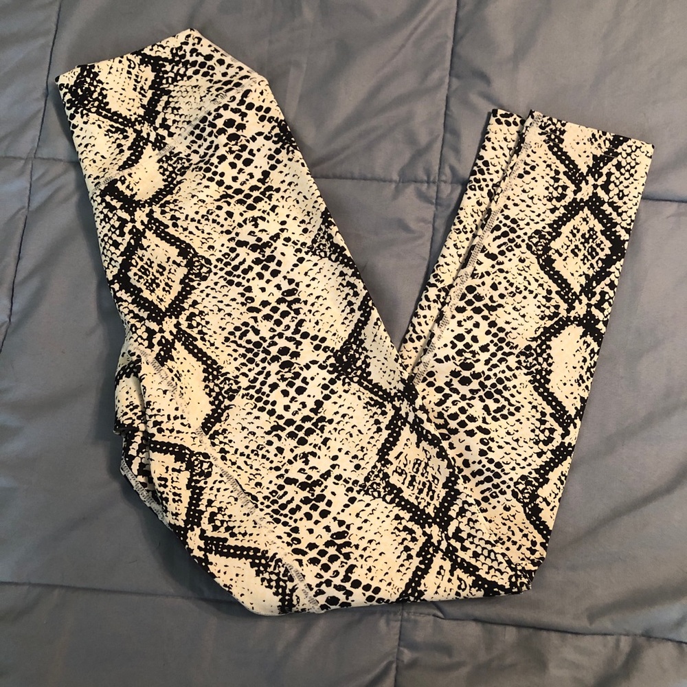 Balance Athletica Python Leggings - image 2